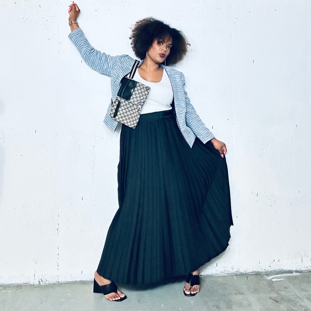 Elie Tahari Black Pleated Satin Maxi Skirt for Work, Fits 8